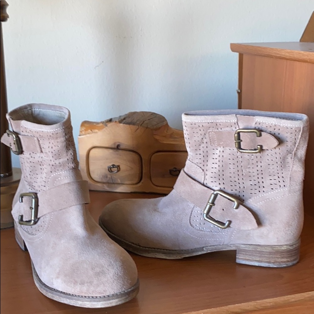 Nara Cutout-Detail Boots